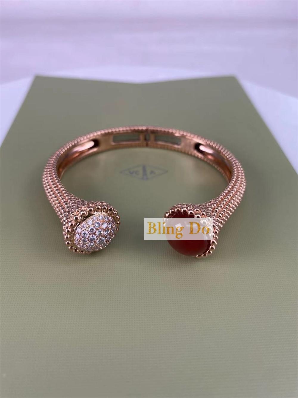 Perlée couleurs bracelet, medium model Rose gold, Carnelian, Diamond