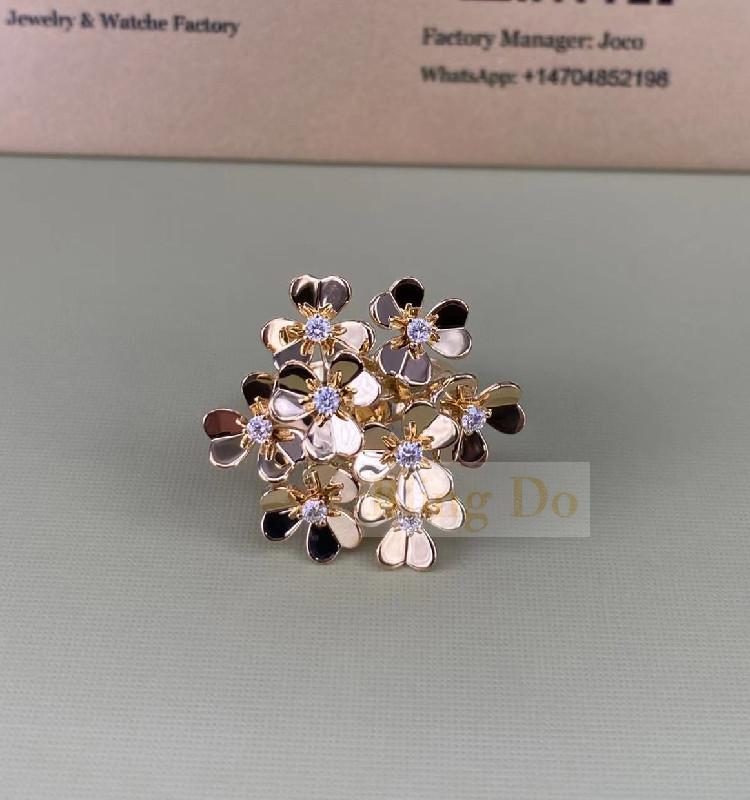 VCA Frivole 18K Yellow Gold 8 Flowers Ring with Diamond